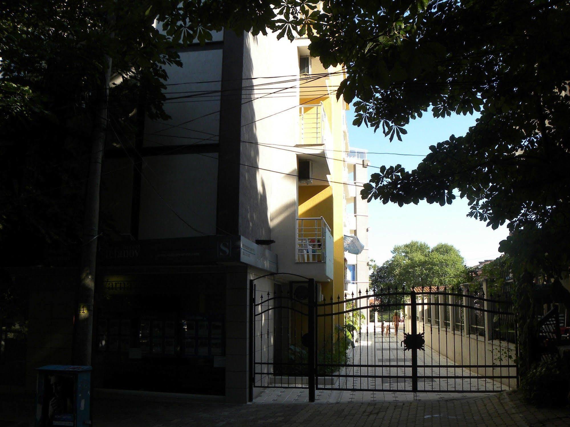 Apartcomplex New Tawn Obzor Exterior foto
